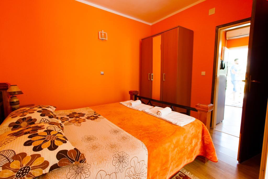 President Bungalows And Apartments Утеха Екстериор снимка