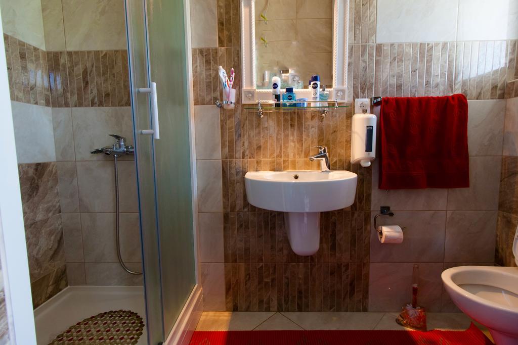 President Bungalows And Apartments Утеха Екстериор снимка
