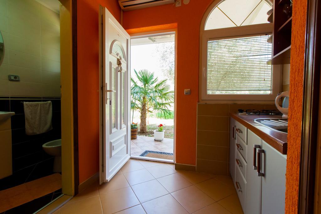 President Bungalows And Apartments Утеха Екстериор снимка