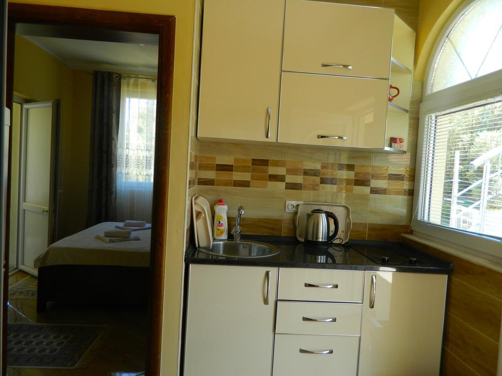 President Bungalows And Apartments Утеха Екстериор снимка
