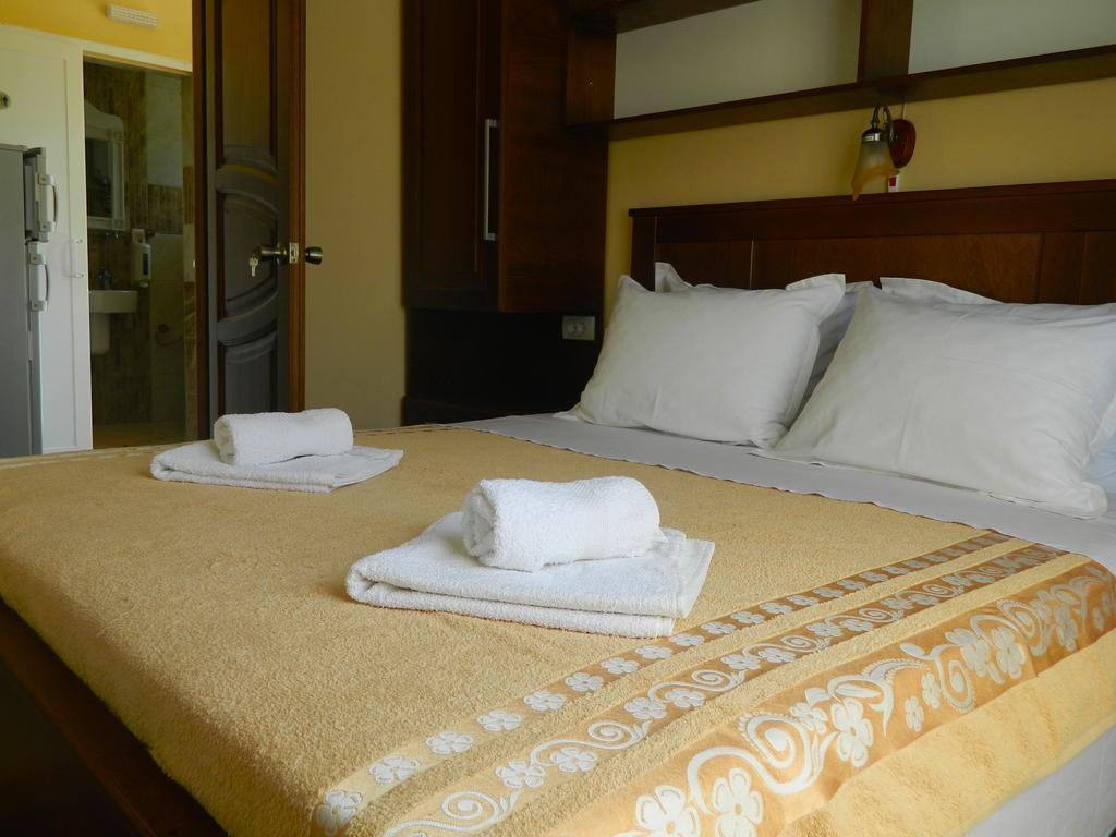 President Bungalows And Apartments Утеха Екстериор снимка